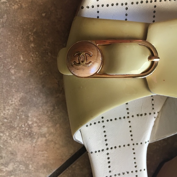 Chanel shoes - Picture 2 of 4